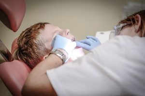 איך להתמודד עם פחדים של ילדים מטיפולי שיניים - עידן בן אור